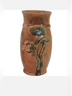 Vintage Handmade Majolica Green Vase With Frog On Waterlily Tropical Design 7"